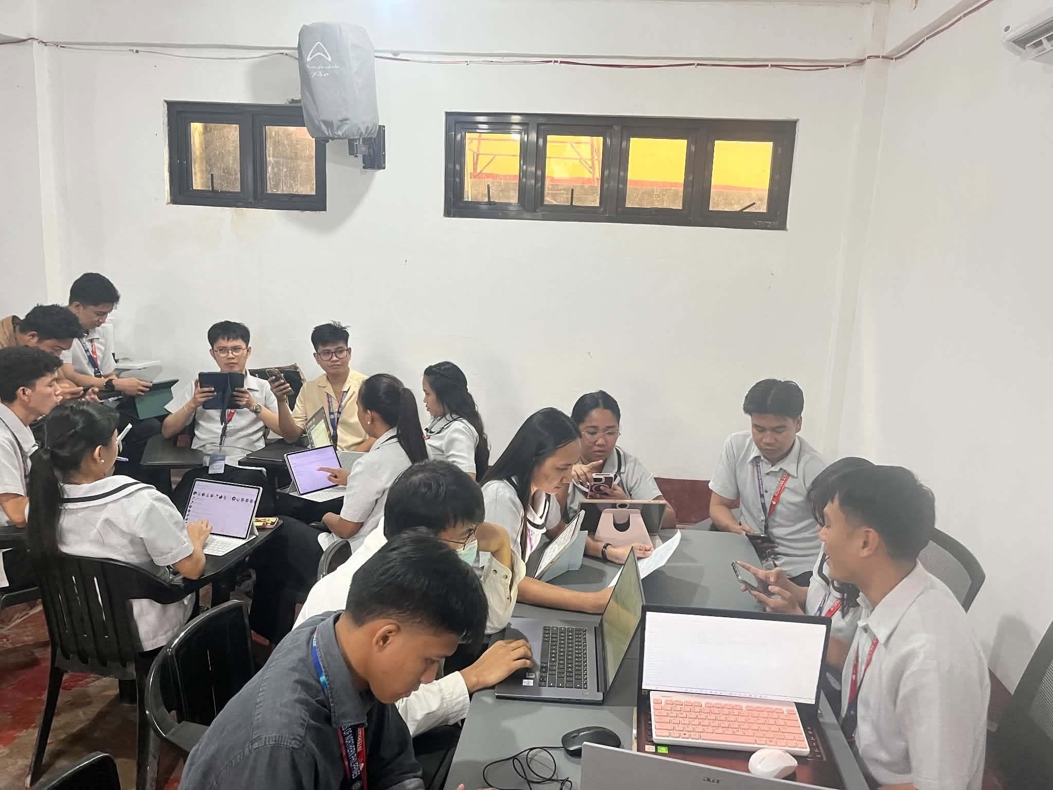 Ms. Rio Frances C. Callores facilitating Orientation on Institutional Research Process