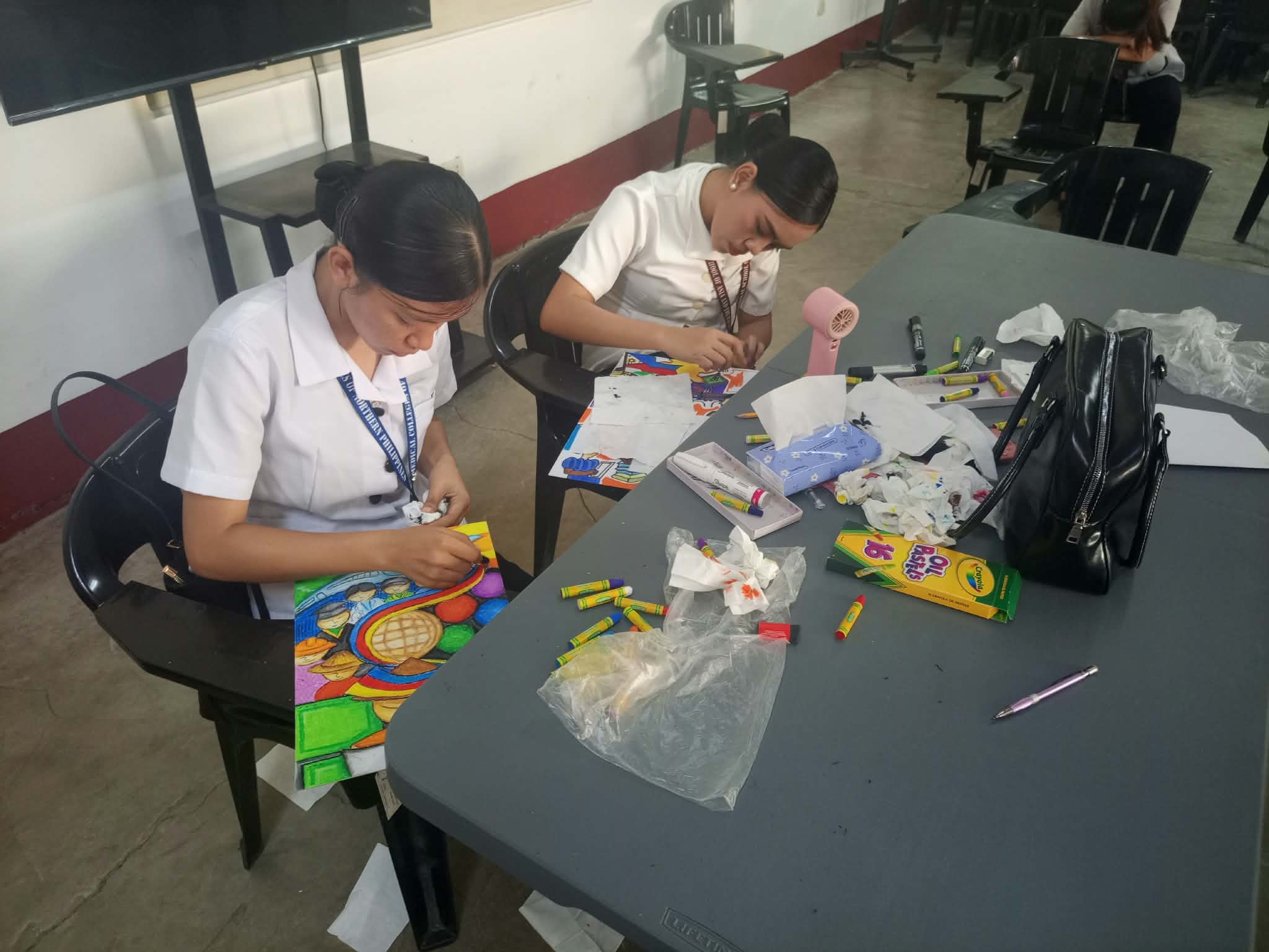 Artistic creation process during the Statistical Month Poster-Making Contest